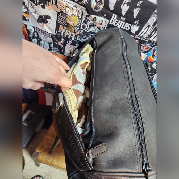 M.LONDON WEEKENDER TRAVEL BAG BY LEVENGER - Picture 3 of 15